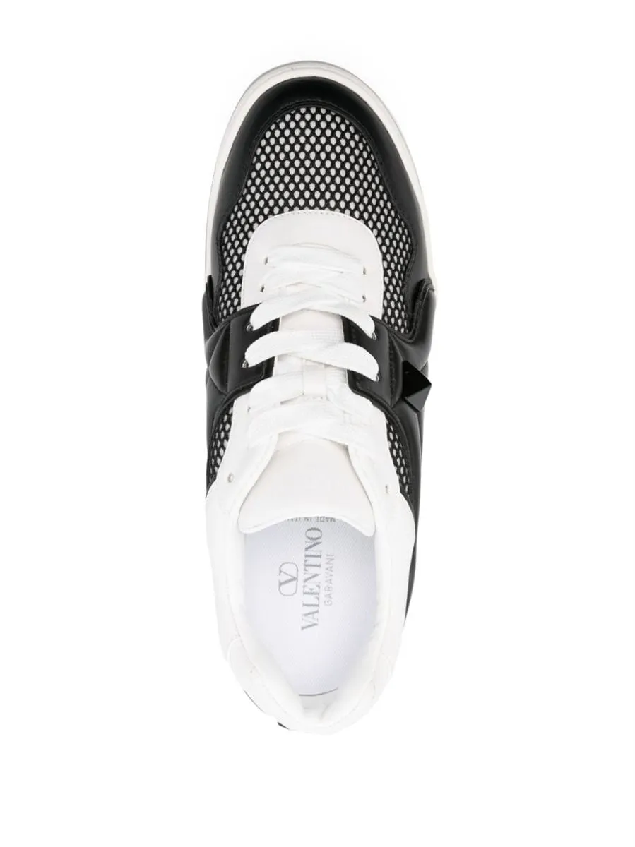 ROCKSTUD LEATHER SNEAKERS