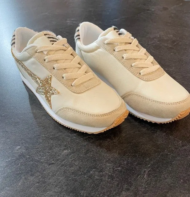 Very G Cream Vintage Sneakers